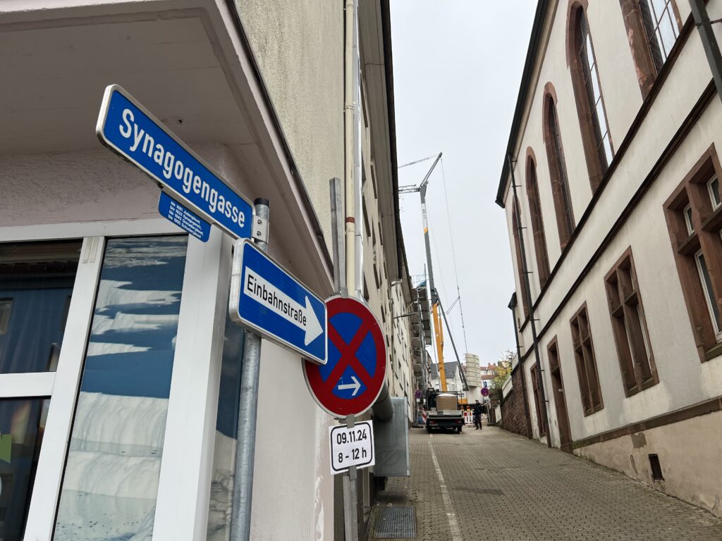 Die Pirmasenser Synagogengasse. Dort wird den durch die Nazis ermordeten Juden gedacht. Foto: Müller
