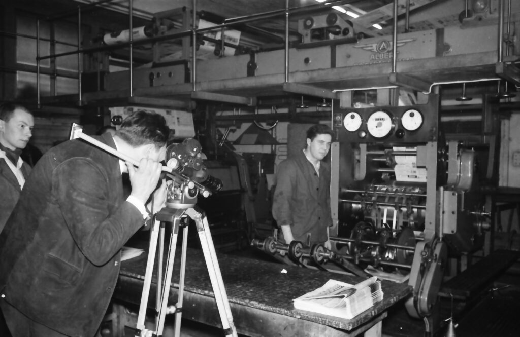 Ein Fernsehteam besucht 1964 die PZ-Druckerei