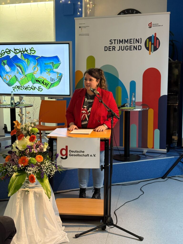 Lisa Ames von Antenne Pirmasens spricht