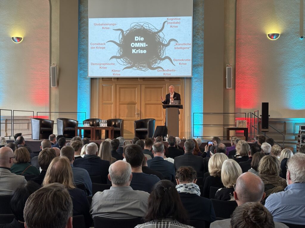 Matthias Horx hält einen Vortrag auf der Kreativvitti