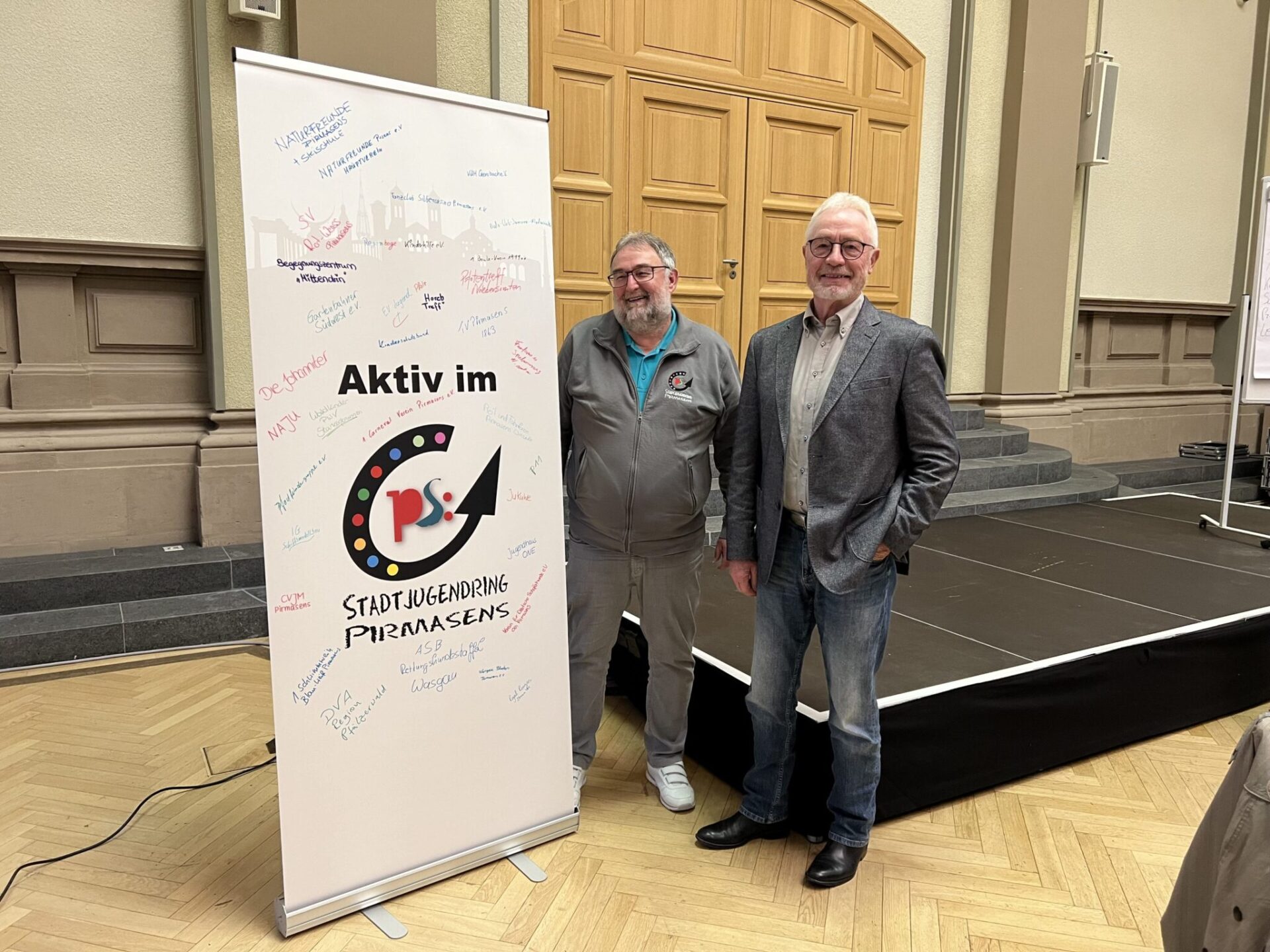 Michael Fuhrmann mit Ex-Bürgermeister Peter Scheidel. Foto: Thomas Müller
