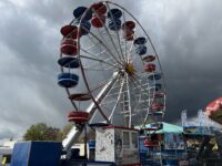 Das Riesenrad "Alte Liebe" ist eine der Attraktionen auf dem Pirmasenser Maimarkt. Foto: Thomas Müller
