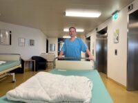 Die Ukrainerin Iryna Kalinina arbeitet jetzt im Städtischen Krankenhaus Pirmasens. Foto: Müller