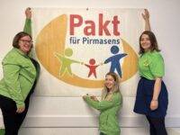 Gemeinsam anpacken: Martina Fuhrmann, Sarah Gabriel und Anna Wölfling. Es fehlt Lane Seus. Foto: Müller