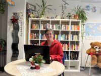 Daniela Kesseler macht im Quartiersbüro Mittendrin eine Ausbildung. Foto: Müller
