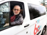 Freut sich über neue Kollegen: Wilfried Laubenstein engagiert sich ehrenamtlich im Netzwerk 60plus und fährt Senioren zum Einkaufen. (Foto: Stadtverwaltung Pirmasens / Maximilian Zwick)