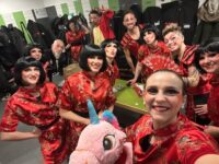 Gleich geht es los. Beste Stimmung vor dem Auftritt zu Mulan bei den Dancing Queens. Foto: Petry