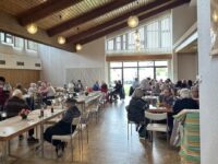 Ein Nachmittag voller Begegnungen – Erstes Senioren-Sommerfest auf dem Kirchberg