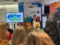 Heike Tuchscheerer eröffnet die Veranstaltung